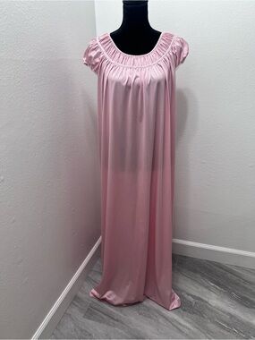 Vtg Lorraine Pink Nightgown Gathered Scoop Neckline and Short Flutter Sleeves